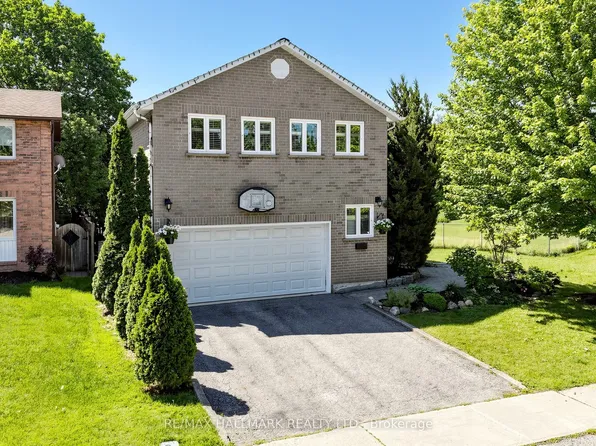145 Old Surrey Ln, Richmond Hill, ON L4C 6R9