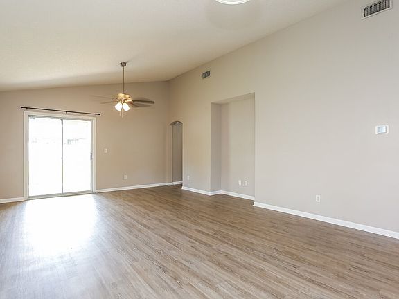 4th image of 226 Dover Bluff Dr