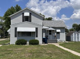 2027 10th St, Peru, IL 61354