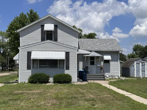 2027 10th St, Peru, IL 61354