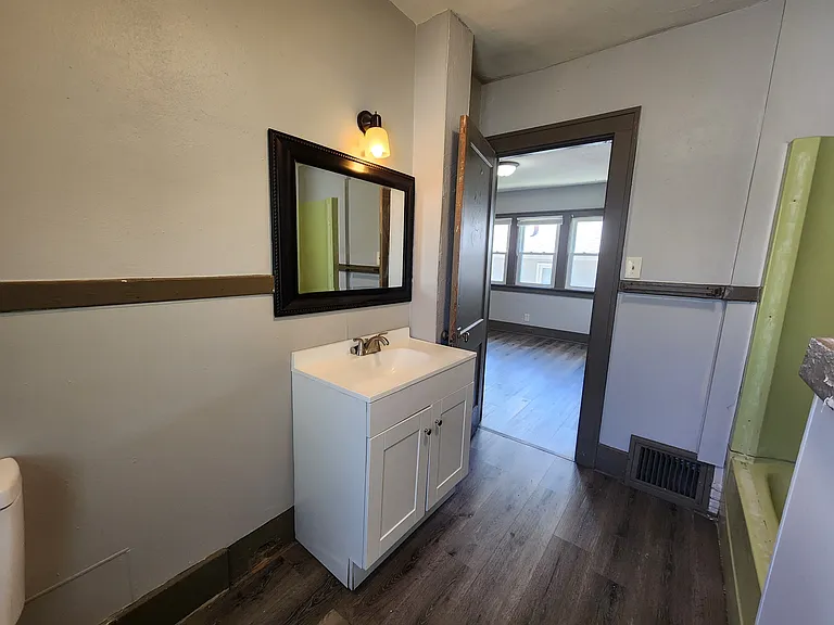 526 Kirkwood Ave — Photo 10