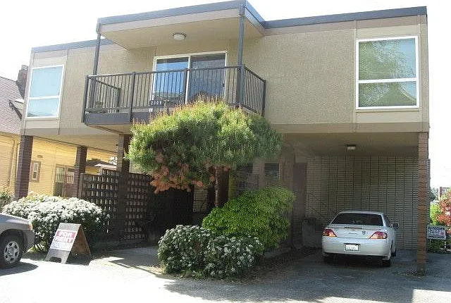 2309 Franklin Ave E #301 — Photo 1