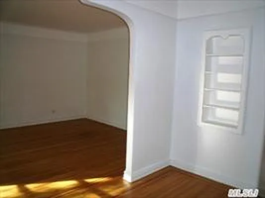 Sold by Madeleine Realty Ltd. | media 1