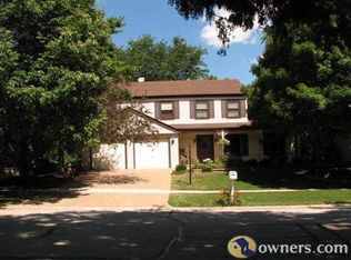 1915 Allen Dr, Geneva, IL 60134