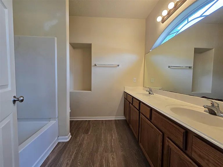 802 Marksey Ct — Photo 26