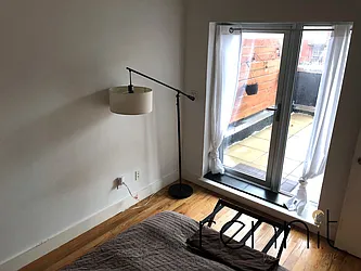 Rented by Rennit Inc.