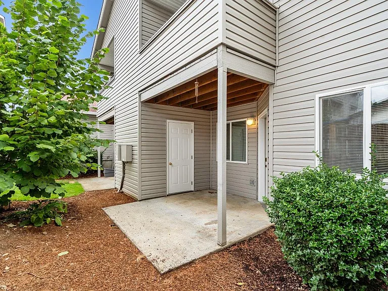 Gilhurst Apartments — Photo 6