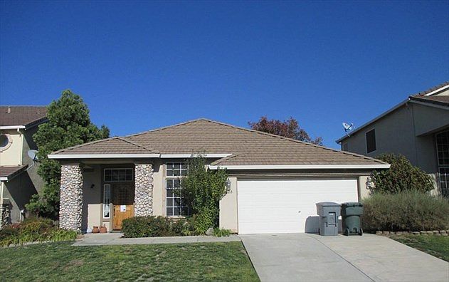 1st image of 1423 Redwood Dr