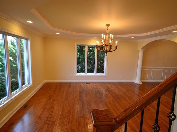5th image of 186 Blue Stone Hills Dr