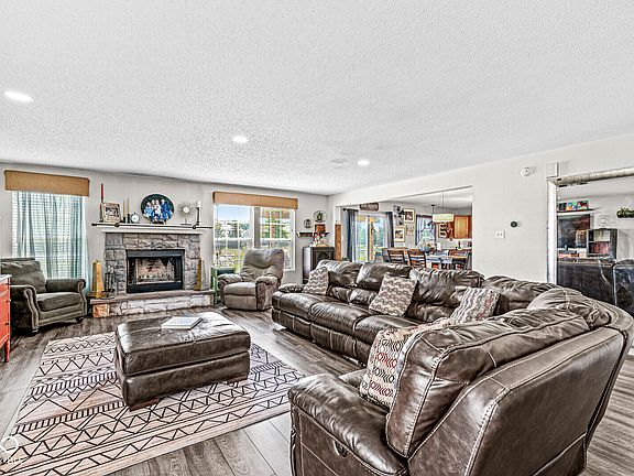 4th image of 7936 Caraway Ln