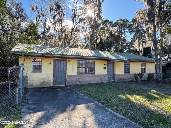 1915 BRONSON Street, Palatka, FL 32177