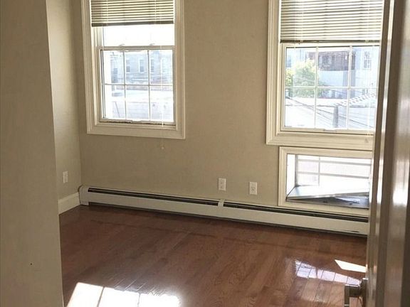 2nd image of 2426 35th St #2