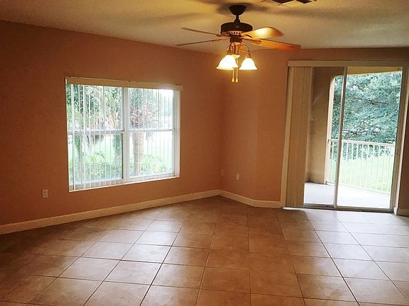 4th image of 5035 Fairways Cir APT C205