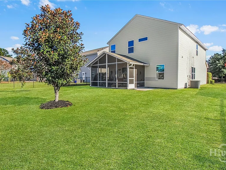 153 Hamilton Grv — Photo 45