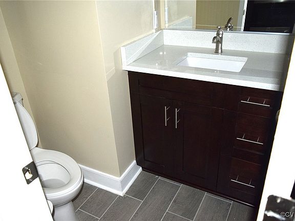 4th image of 519 W Clay St APT 1