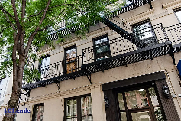 Rented by LC Lemle Real Estate Group | media 4