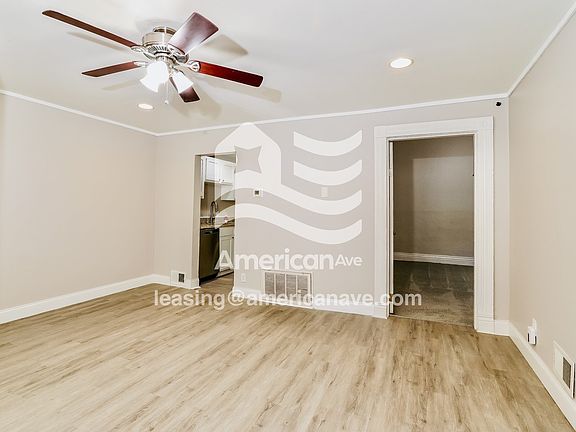 1002620_004_wm_-_living_room_13345396.jpg