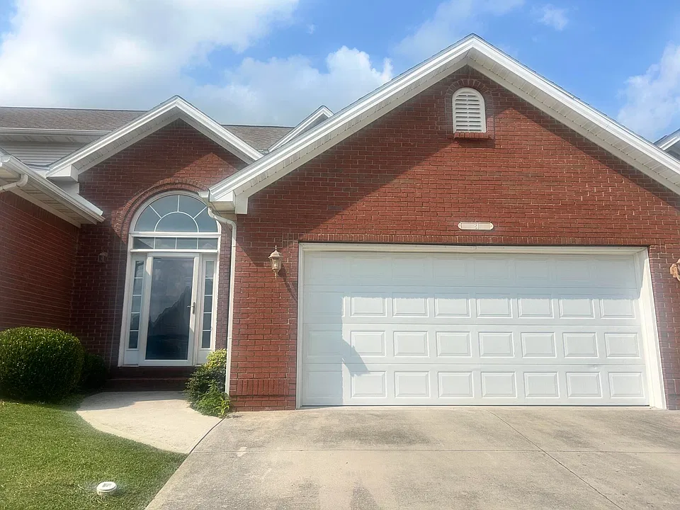 81 E Saddlebrook Dr