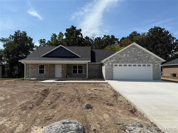 1100 Daytona Dr, Lebanon, MO 65536