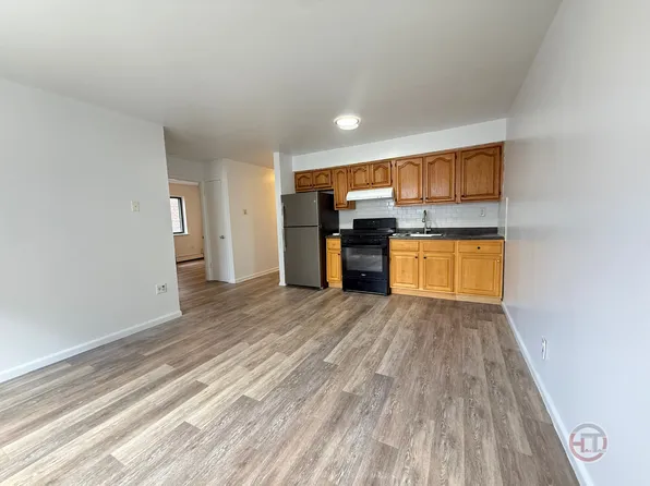 189 Throgs Neck Blvd #1, Bronx, NY 10465