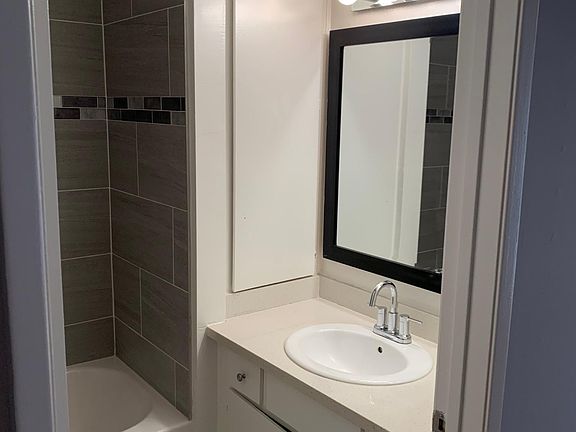 5th image of 1512 Amherst Ave #104