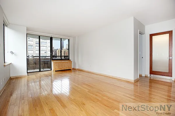 Rented by NextStopNY | media 71