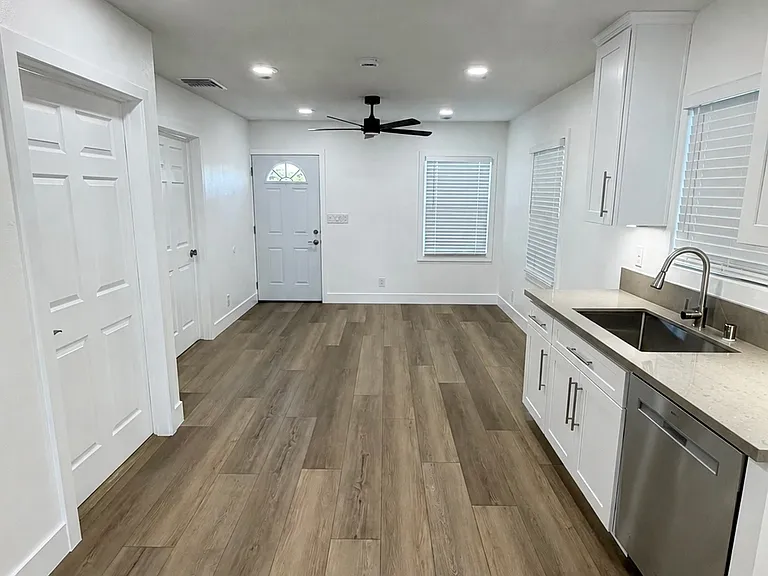 119 E Phillips Blvd — Photo 2