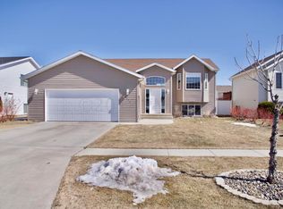 1172 39 1/2 Ave W, West Fargo, ND 58078