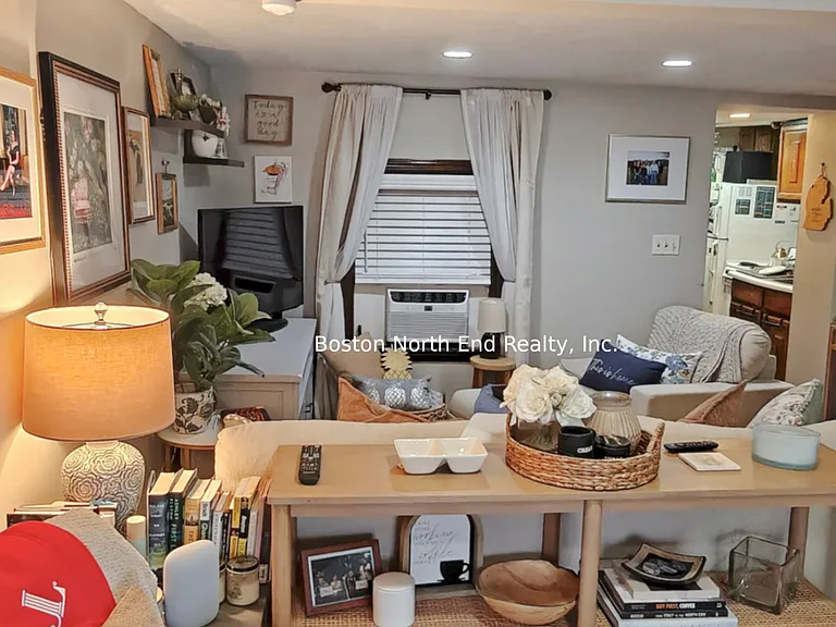 16 Parmenter St #3L — Photo 7