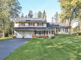 9240 Glenwood Dr, Le Roy, NY