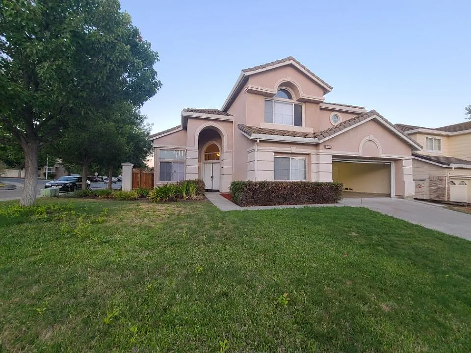 5 bed, 2981 sqft, $3,550 — Photo 1