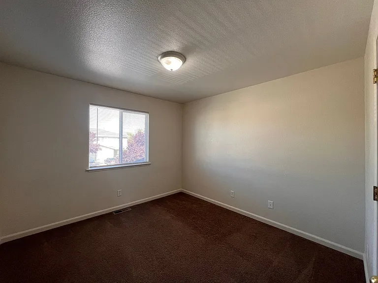 655 Sunny Lane — Photo 23