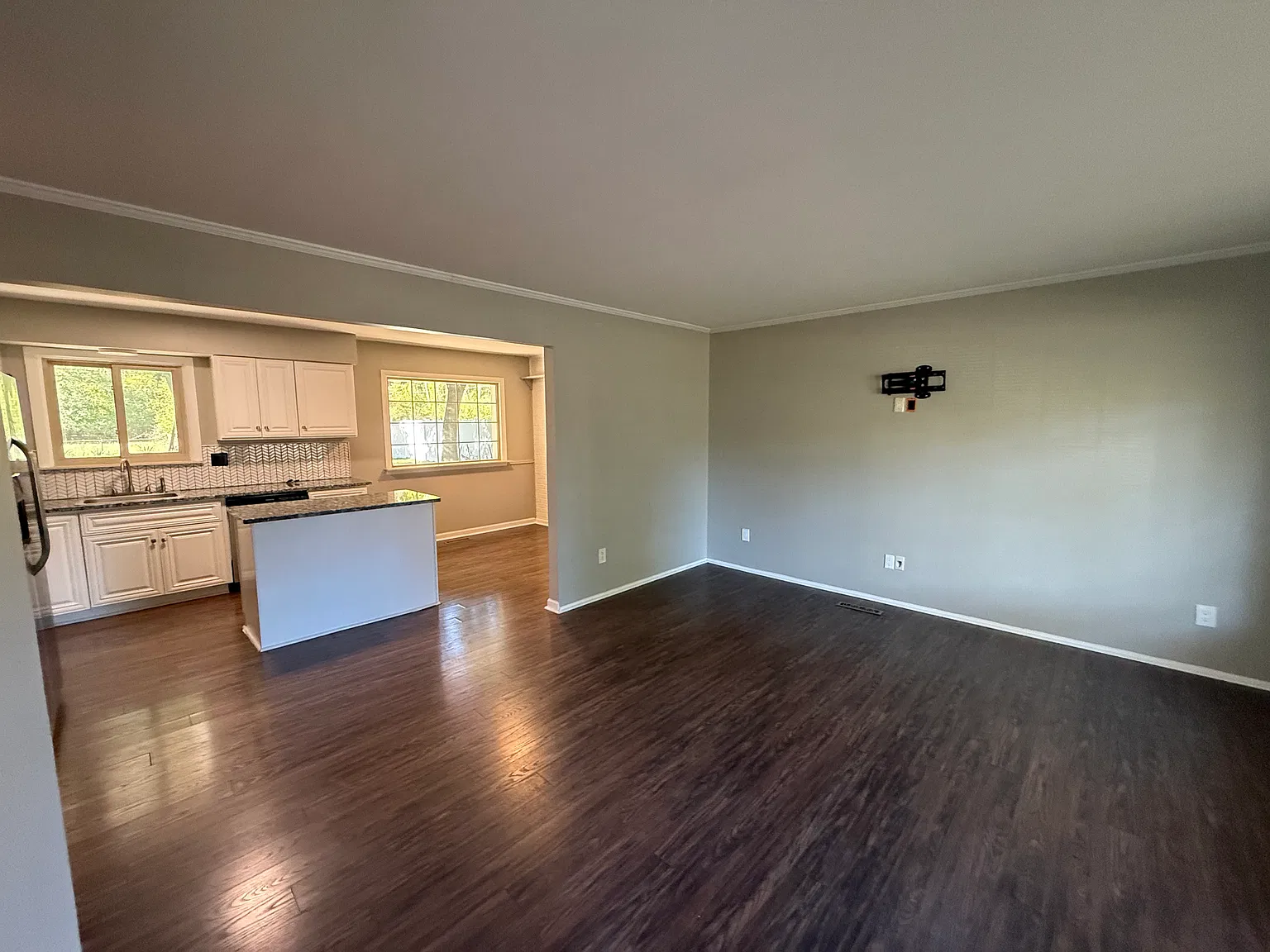 3 bed, 1600 sqft, $2,000 — Photo 4