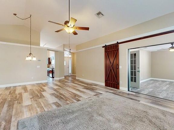 5th image of 2040 Worchester Way