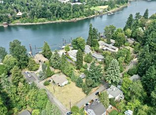 909 SE Oak Grove Blvd, Milwaukie, OR 97267