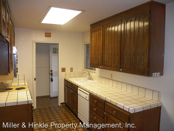 4th image of 1471 Kingman Ave