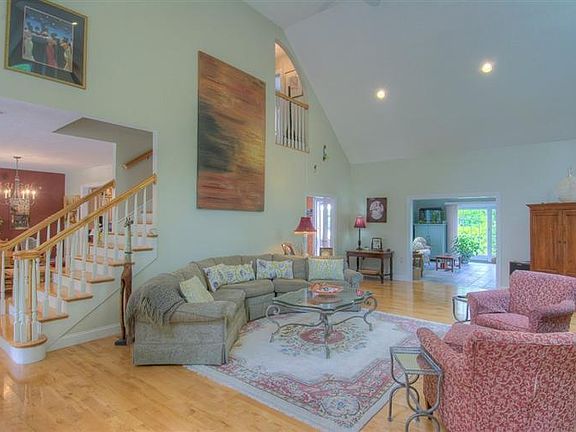 5th image of 140 Brentwood Ln