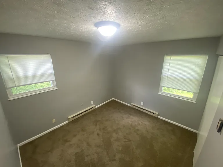 100 Hayes Ct — Photo 12