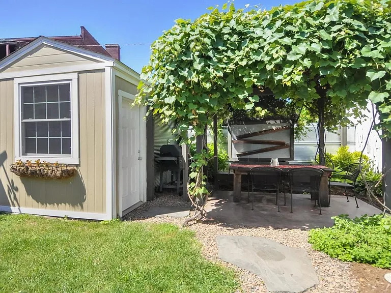 2226 S Shelby St — Photo 3