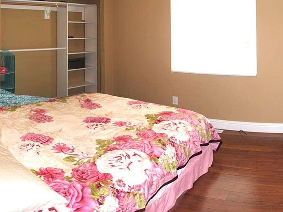 4th image of 340 Eucalyptus Dr #340