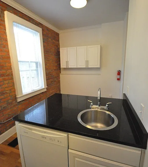 817 S Front St — Photo 4