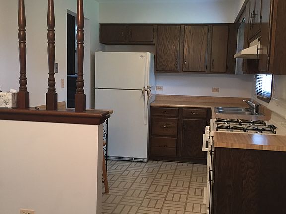 2nd image of 17647 W Warren Ave