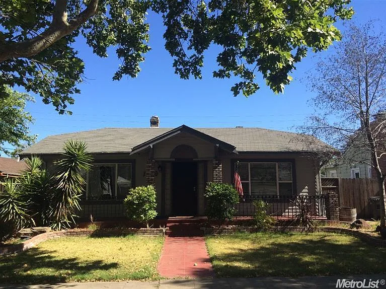 1420 W Elm St photo 1