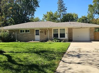 212 Hill Ave, North Aurora, IL 60542