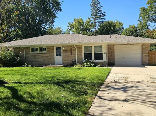 212 Hill Ave, North Aurora, IL 60542