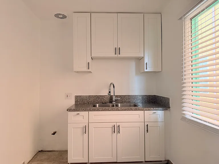 4305 S Centinela Ave #14 — Photo 9