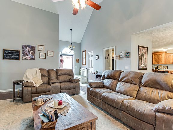 5th image of 3207 Carlyle Ct