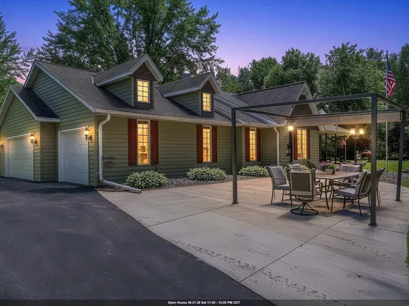 3272 Libby Ln, Green Bay, WI 54313