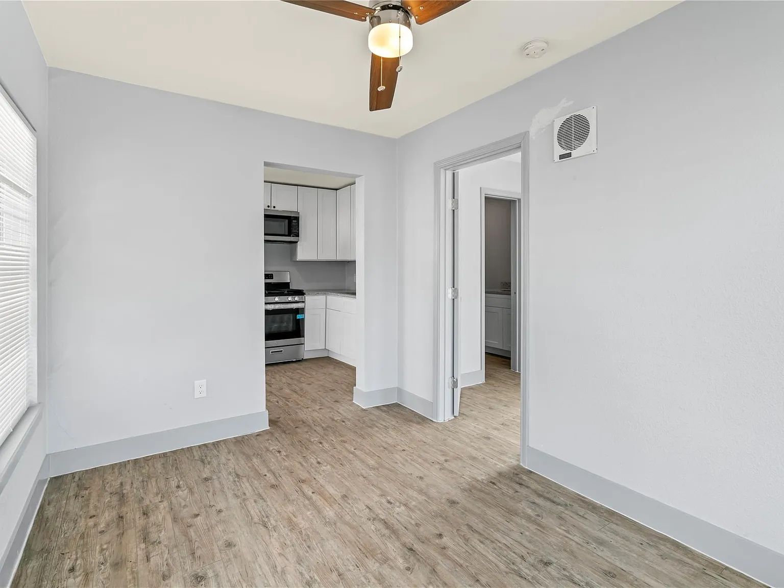 1 bed, 1.0 bath, 575 sqft, $1,000 — Photo 3
