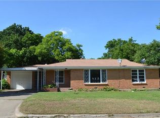 6713 Park Place Dr, Richland Hills, TX 76118